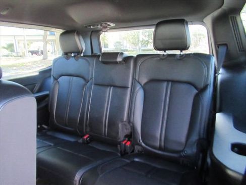 Used 2024 Jeep Wagoneer 4WD image 31