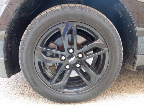 Used 2017 Chevrolet Equinox LT w/ Midnight Edition image 13