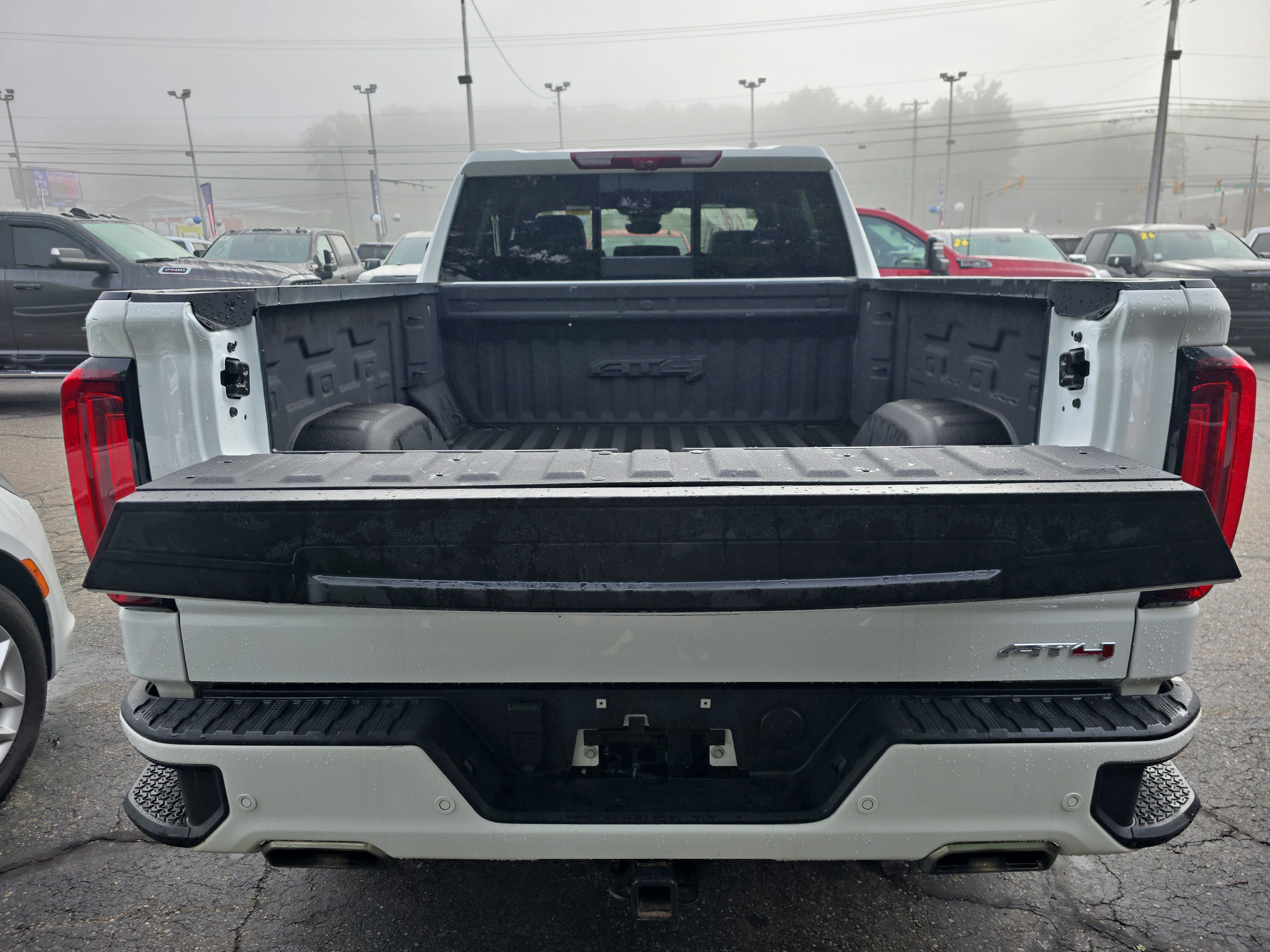 Used 2024 GMC Sierra 1500 AT4 w/ Technology Package AWD/4WD image 6