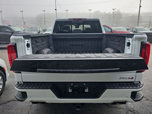 Used 2024 GMC Sierra 1500 AT4 w/ Technology Package AWD/4WD image 6