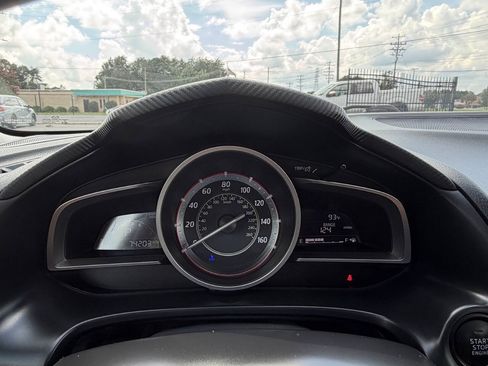 Used 2015 MAZDA MAZDA3 i Touring w/ Technology Package FWD image 20