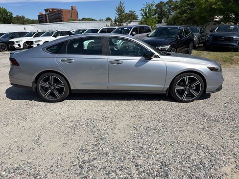 Used 2024 Honda Accord Sport image 3