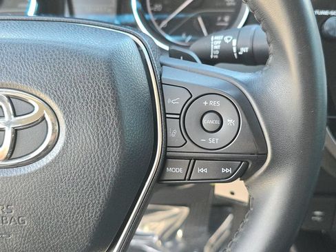 Used 2018 Toyota Camry SE FWD image 23