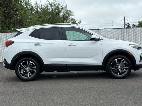 Used 2022 Buick Encore GX Select FWD image 3