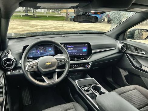 Certified 2026 Chevrolet Equinox LT FWD image 10