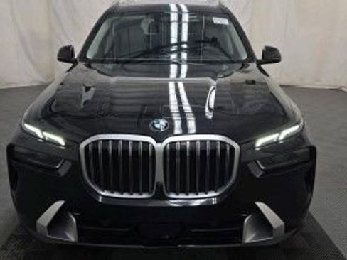 Used 2023 BMW X7 xDrive40i w/ Executive Package image 4