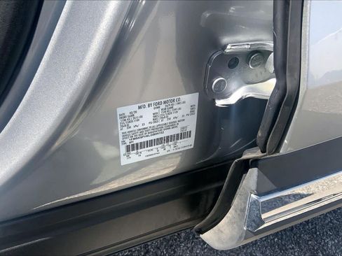 Used 2020 Ford Explorer Limited AWD/4WD image 32