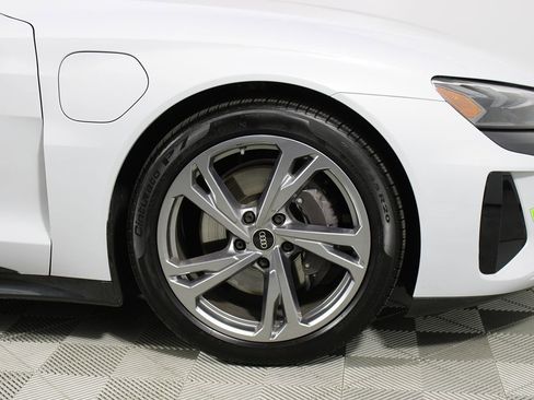 Used 2023 Audi e-tron GT Premium Plus image 48