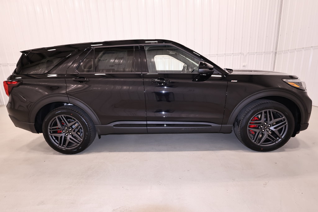 New 2027 Ford Explorer ST-Line w/ Premium Package AWD/4WD image 2