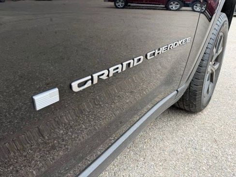 Used 2022 Jeep Grand Cherokee Limited AWD/4WD image 7