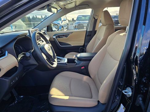 Used 2025 Toyota RAV4 XLE image 23