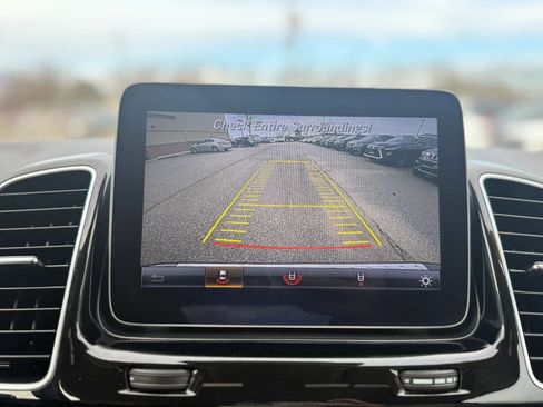 Used 2018 Mercedes-Benz GLE 350 4MATIC image 28