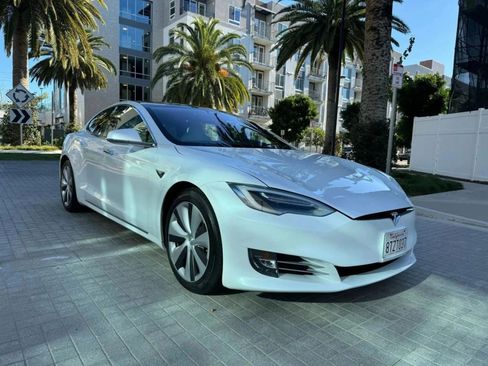 Used 2020 Tesla Model S Long Range Plus AWD/4WD image 2
