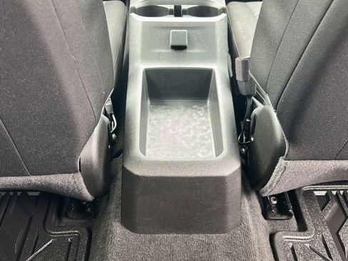 Certified 2024 Chevrolet Colorado W/T RWD image 30