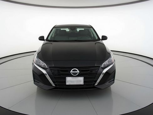 Used 2025 Nissan Altima 2.5 SV image 2