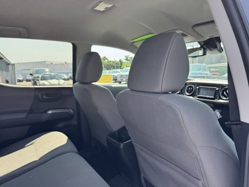 Used 2018 Toyota Tacoma SR5 AWD/4WD image 31