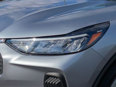 Used 2024 Ford Escape Active image 9