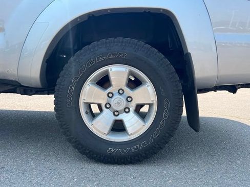 Used 2013 Toyota Tacoma 4x4 Access Cab V6 w/ TRD Sport Pkg image 12