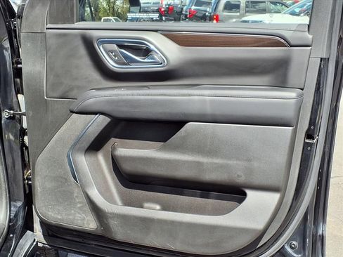 Used 2022 GMC Yukon SLE AWD/4WD image 12