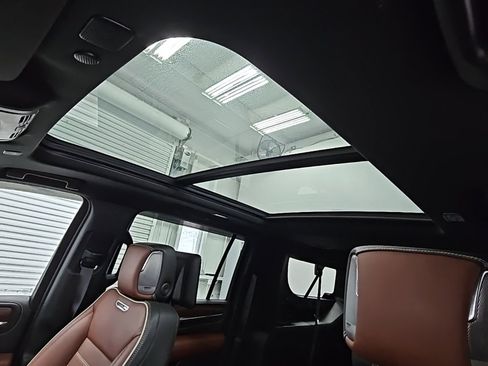 Used 2023 GMC Yukon XL Denali Ultimate image 32