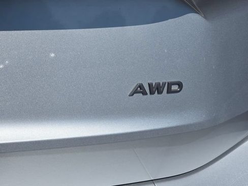 Used 2025 Nissan Rogue S AWD/4WD image 13