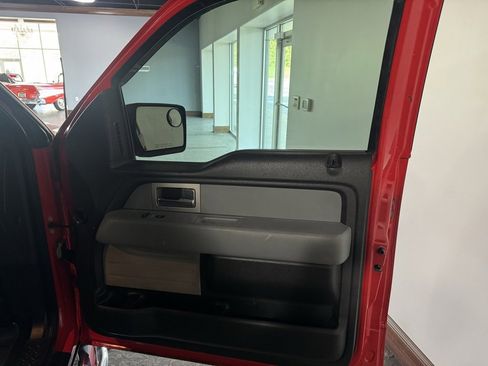 Used 2011 Ford F150 XLT w/ XLT Chrome Pkg image 18