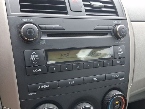Used 2010 Toyota Corolla LE FWD image 16