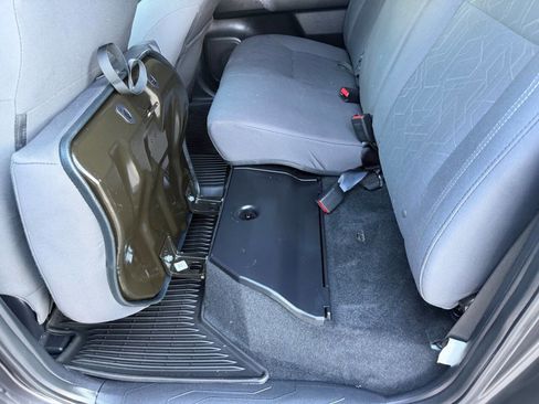 Used 2019 Toyota Tacoma TRD Sport image 28