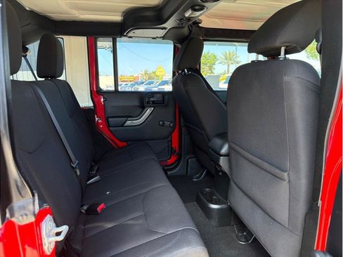 Used 2015 Jeep Wrangler Unlimited Sport AWD/4WD image 29