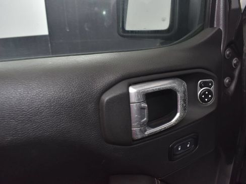 Used 2020 Jeep Wrangler Unlimited Sahara w/ Uconnect 4C Nav & Sound Group AWD/4WD image 13