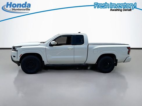 Used 2024 Nissan Frontier SV RWD image 11
