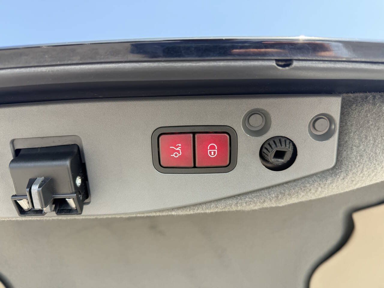Used 2009 Mercedes-Benz SL 550 image 28