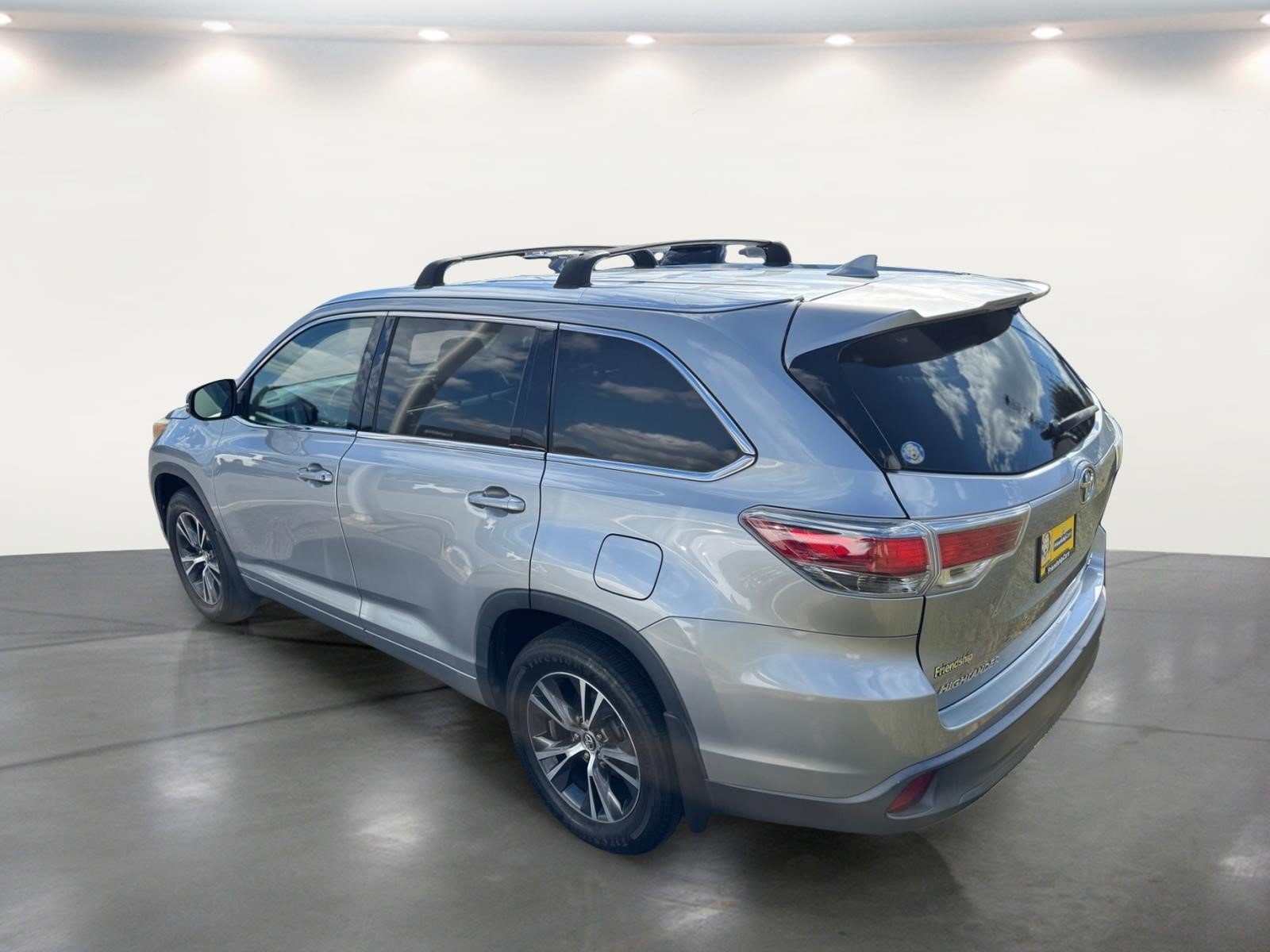 Used 2016 Toyota Highlander XLE AWD/4WD image 18