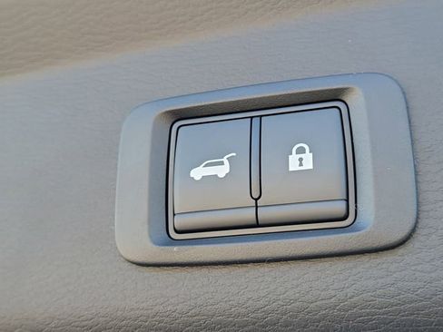 New 2026 Mitsubishi Outlander SE image 12