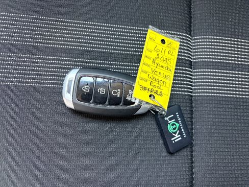 Used 2025 Hyundai Venue SEL FWD image 36