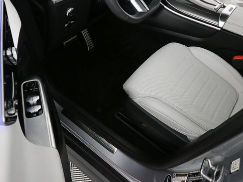 Certified 2025 Mercedes-Benz GLC 300 4MATIC image 7