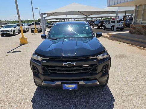 Used 2024 Chevrolet Colorado Trail Boss w/ Technology Package AWD/4WD image 3