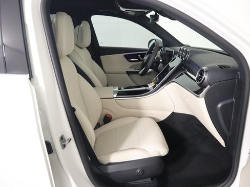 Used 2026 Mercedes-Benz GLC 300 4MATIC image 21