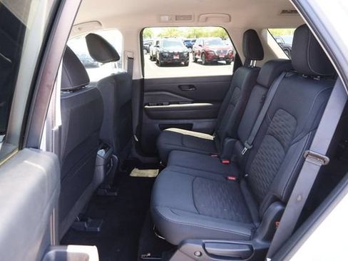 Certified 2025 Nissan Pathfinder SV AWD/4WD image 10