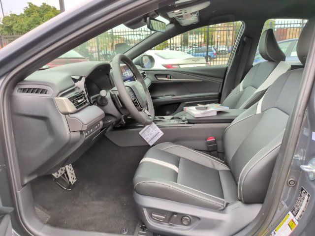 Used 2026 Toyota Camry SE w/ Convenience Package FWD image 14