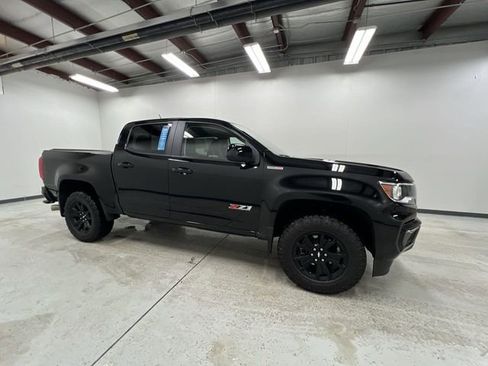 Certified 2021 Chevrolet Colorado Z71 w/ Z71 Midnight Edition image 9