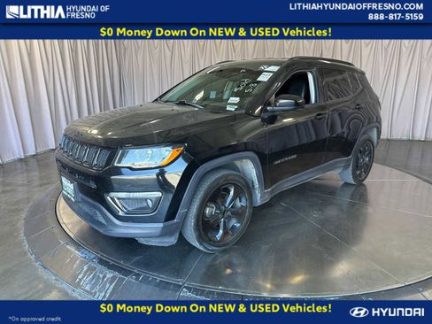 Used 2018 Jeep Compass Latitude w/ Popular Equipment Group FWD image 1