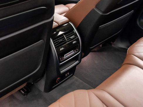 Certified 2024 BMW X7 xDrive40i w/ Executive Package image 20