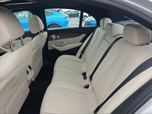 Used 2019 Mercedes-Benz E 450 4MATIC Sedan w/ Driver Assistance Package image 7