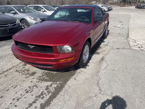 Used 2007 Ford Mustang Premium image 2