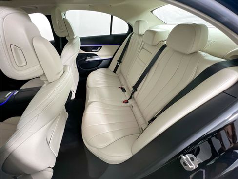 Used 2025 Mercedes-Benz E 350 4MATIC Sedan image 24