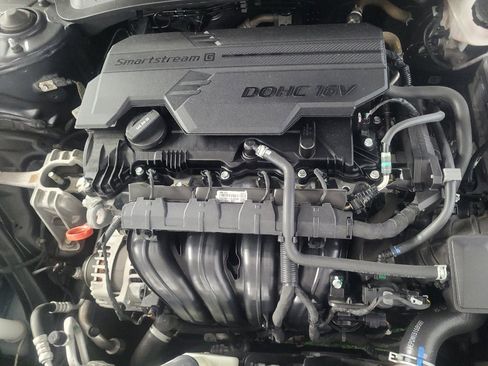 Used 2021 Hyundai Elantra SEL FWD image 30