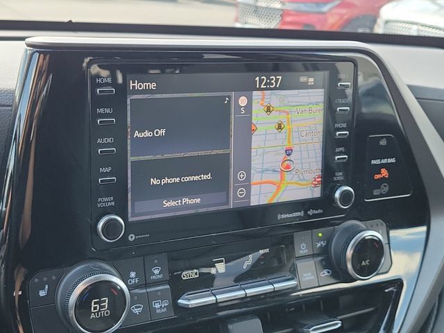 Used 2022 Toyota Highlander XLE AWD/4WD image 18