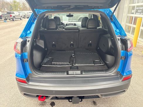 Used 2020 Jeep Cherokee Trailhawk image 40