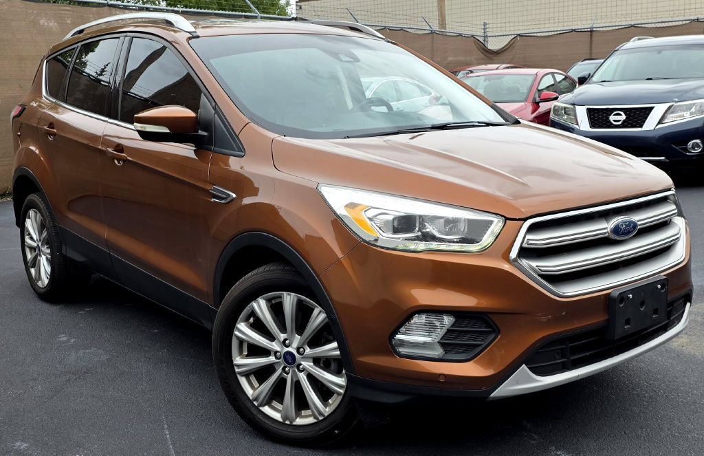 Used 2017 Ford Escape Titanium w/ Canadian Touring Package AWD/4WD image 1